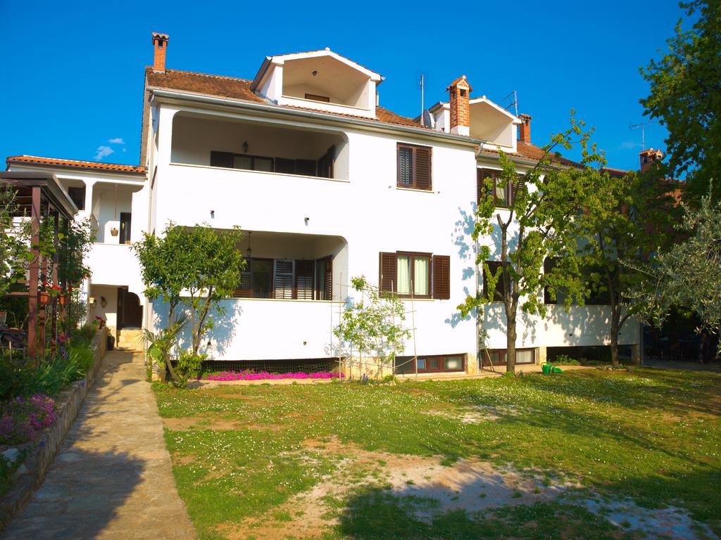 Nada Apartments Poreč Exterior foto